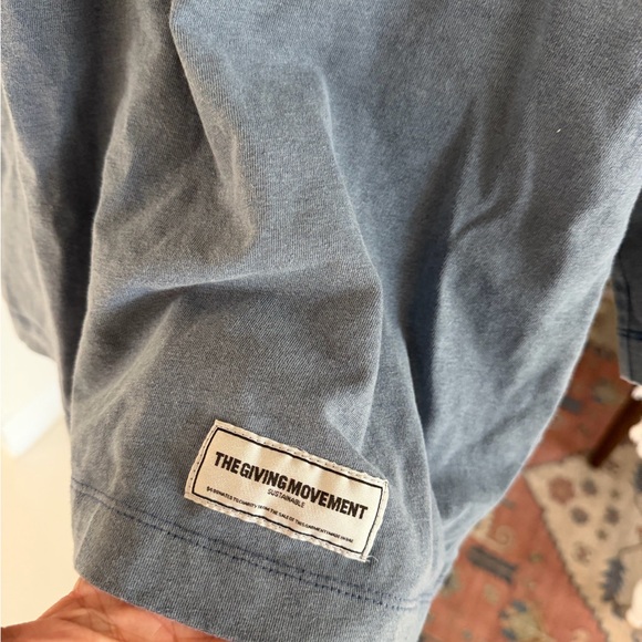 The Giving Movement Oversized  High Neck blue T-shirt Unisex Size S Cropped - Picture 2 of 11